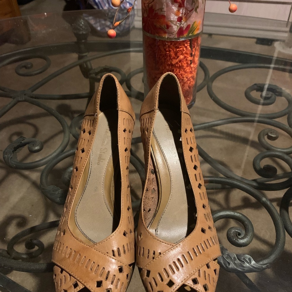 Brazilian leather Tan Cutout Peep-Toe Heels